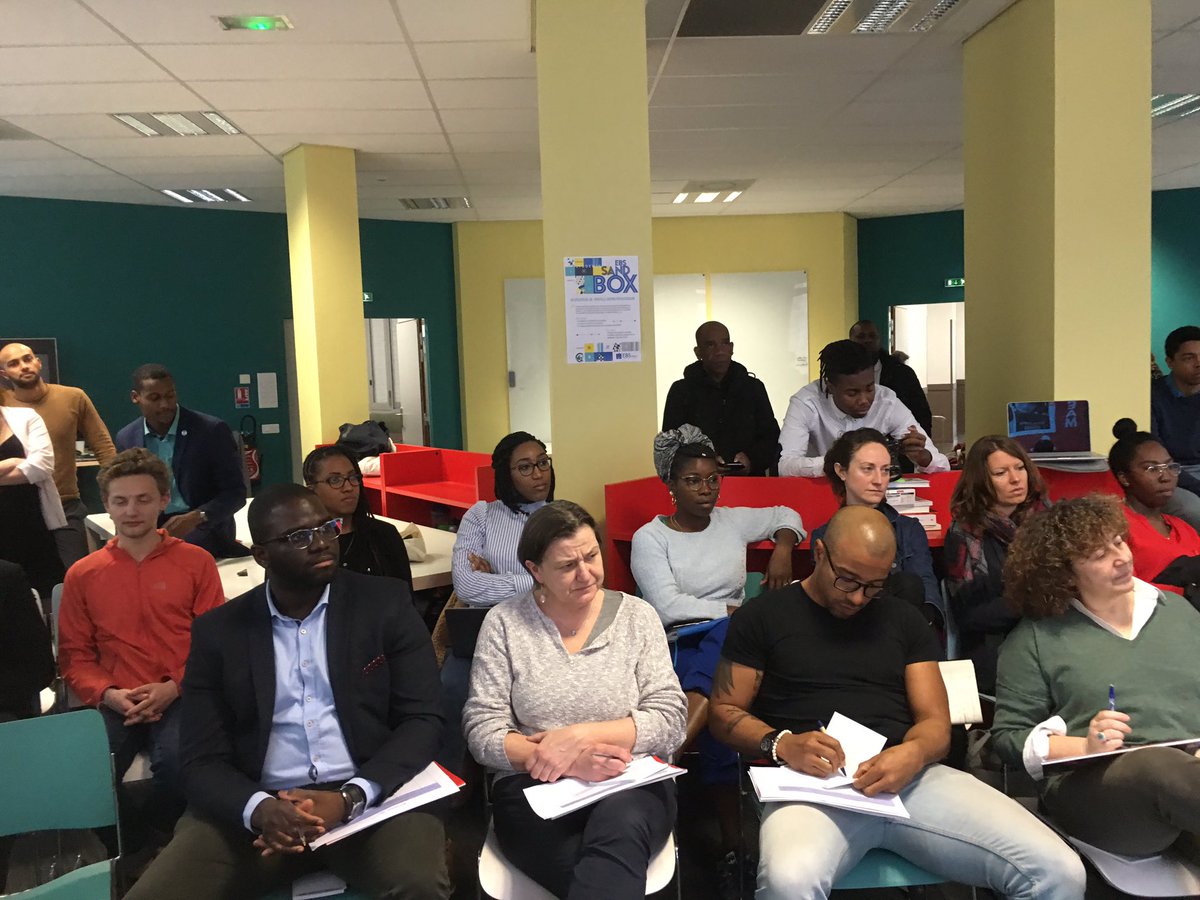 SWoutremer's tweet image. 🔝Nos #Jurys sont prêts! Plus que quelques minutes avant les #Pitchs finaux! La pression va monter .... 🚀 #NoTalk #AllAction #SWPOMAKER Cc @ewagmedia @ebs @RonitaChhim @Cardenas_Lu @MarieEnaJK @Joelledurieux @Imene_Maharzi @VassiliouMM