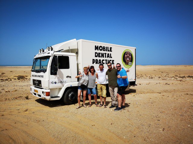 Missie geslaagd; Dental Truck 2.0 operationeel in Gambia westlanders.nu/nieuws/missie-…