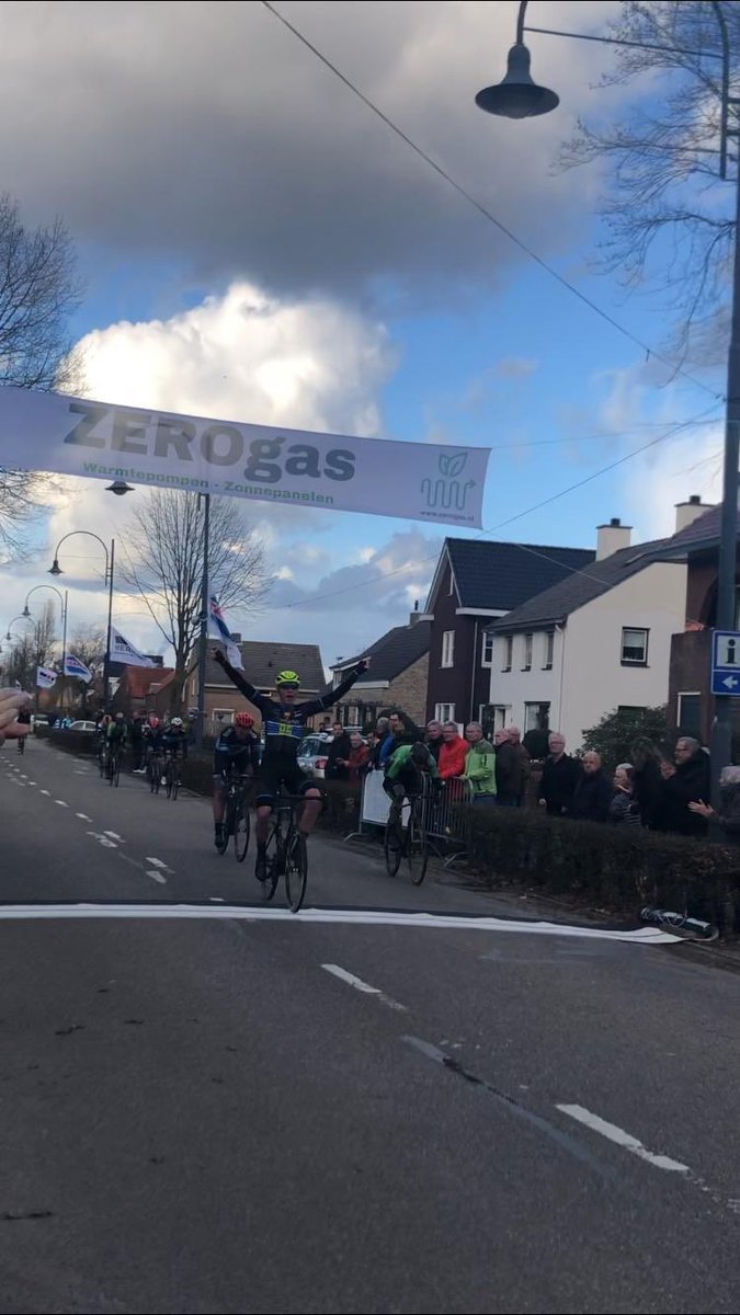 metecct's tweet photo. David Dekker wint omloop van de Houtse Linies, alweer de 2e overwinning van onze belofte in 2019. https://t.co/iclnvuXzeu