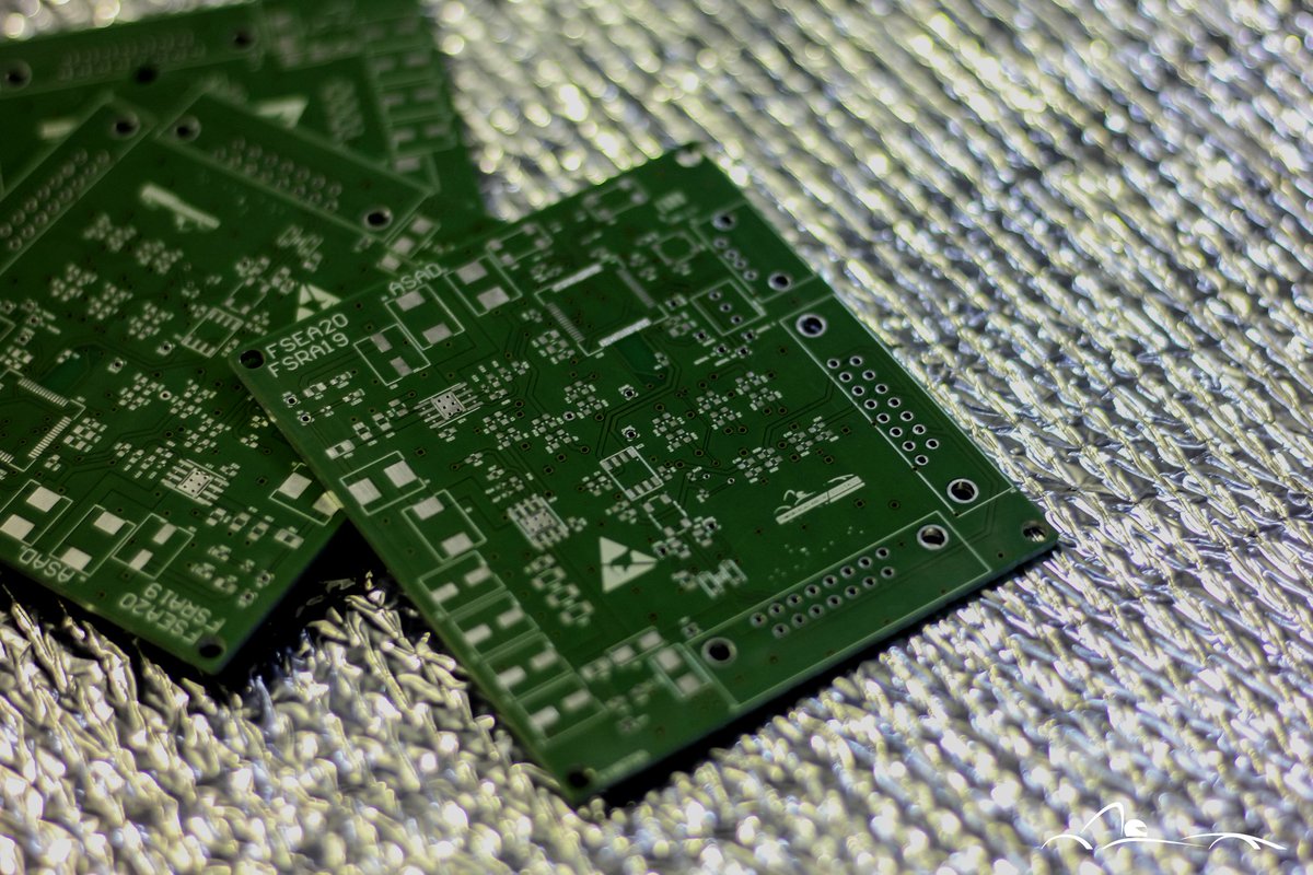 RoadArrowTeam's tweet photo. Thank you @eC_PCB for another season of trust and fantastic cooperation!
#eurocircuits #formulastudent #roadarrow #tenfore #drumskastrela #PCB #electronics #skf1 #skmotogp https://t.co/9ZyIqxqRGs