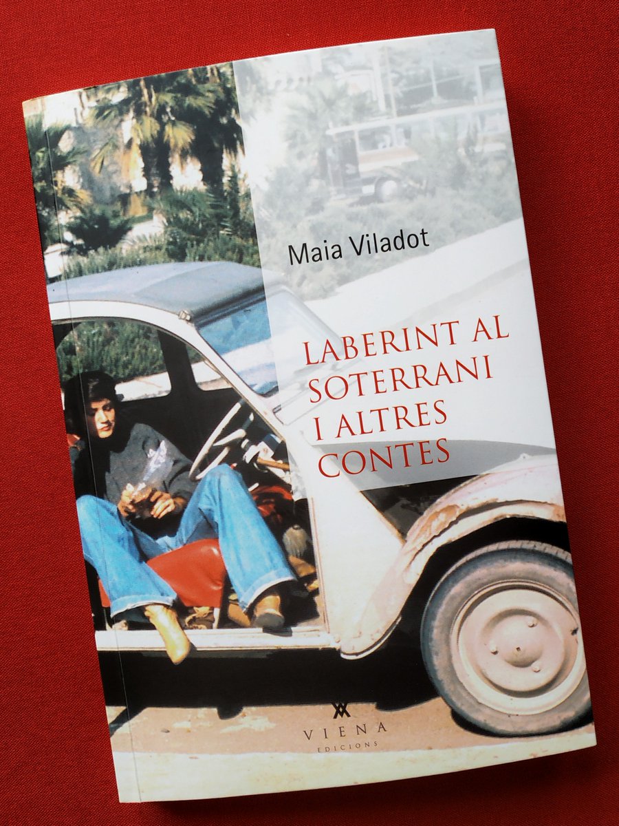 Sara Berbel Sánchez (@saraberbels) on Twitter photo Gaudint del llibre de contes autobiogràfics "Laberint al soterrani i altres contes" de <a href="/MaiaViladot/">Maria Àngeles</a>: ""He pretès mirar als ulls. Mostrar respecte", ens diu l'autora. I de ben segur que ho ha aconseguit. Gaudint del llibre de contes autobiogràfics "Laberint al soterrani i altres contes" de <a href="/MaiaViladot/">Maria Àngeles</a>: ""He pretès mirar als ulls. Mostrar respecte", ens diu l'autora. I de ben segur que ho ha aconseguit.