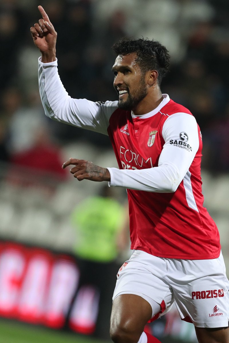ZoneSCBraga's tweet photo. 🔴⚪️ #Seleção Dyego Sousa sur @Cristiano
« C’est un rêve qui si réalise. Je vais jouer avec L’Homme ! »
#DS99 https://t.co/WvhcI7hAYa