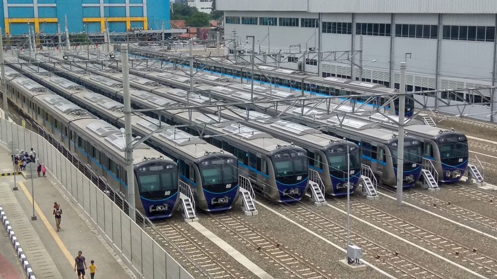 itudiakamu's tweet photo. MRT Jakarta..
Kebetulan ada event #FJB2019 di GBK. Naik dri St. Dukuh Atas.
Diawali turun KRL di St. Sudirman, trnyt lokasinya deket tinggl jln kaki.
Nyoba smpai St. Lebak Bulus, turun di St. Istora.
Goodjob untuk pihak yg mndukung program MRT ini 😍
@mrtjakarta
@AnkerTwiter https://t.co/iV5j5eLaUe
