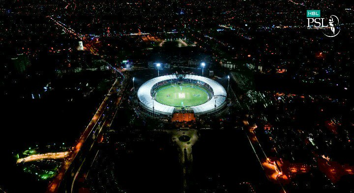 Parhly_beta_'s tweet photo. It's sooooo delightful to see PSL in Karachi 😍😍😍
Cricket back in the "city of lights"💞💞💞🇵🇰🇵🇰🇵🇰
#HBLPSL
#PSLFinal #PZvQG https://t.co/XyuD7ThJGp