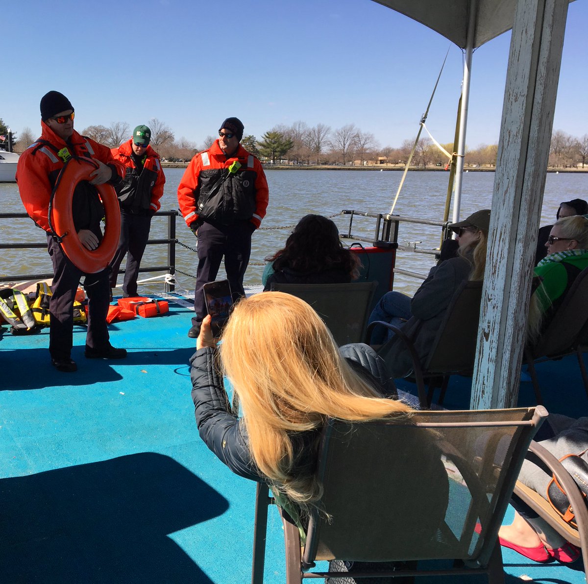 dcfireems's tweet photo. #DCsBravest Fireboat crew and Fire Prevention Division conduct a comprehensive safety presentation for the waterfront community in SW, where many live aboard their vessels. https://t.co/OQAdR7Ppvr