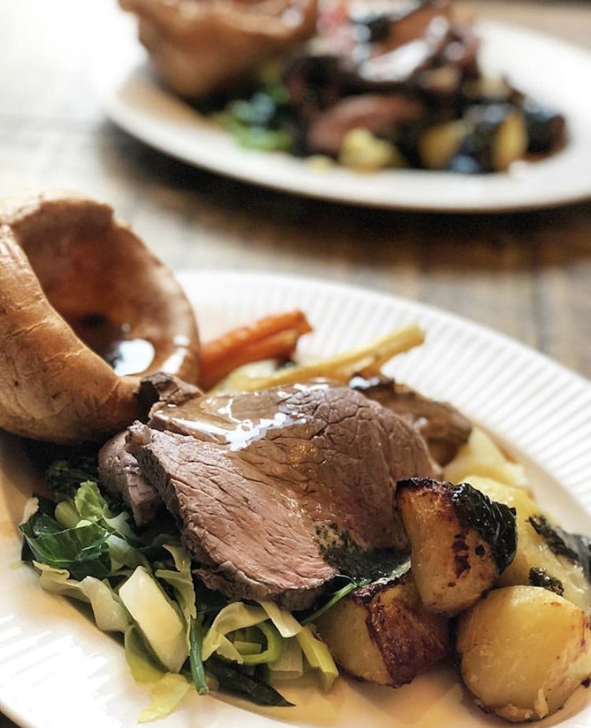1761andLilysBar's tweet photo. Our traditional Sunday roast.

Bring the pooch too, it’s #dogfriendlysunday 🐶

#1761mcr #manchester #mcrfoodie #eatmcr #sundays #sundaygrub #foodporn #sundayroast #roastdinner https://t.co/rQR8P3vtdh