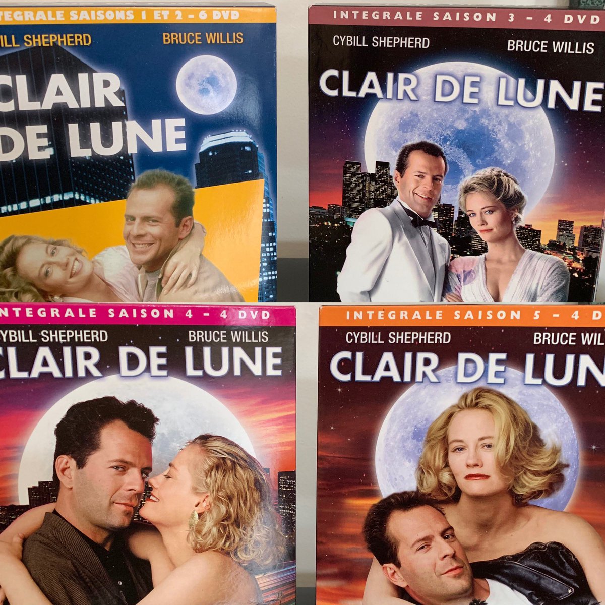 Grve27's tweet photo. Que dire de cette série culte à souhait j’adore tout simplement #moonlighting #clairdelune #DVDVideo 😜👌👌 https://t.co/PYSX7IxvPg