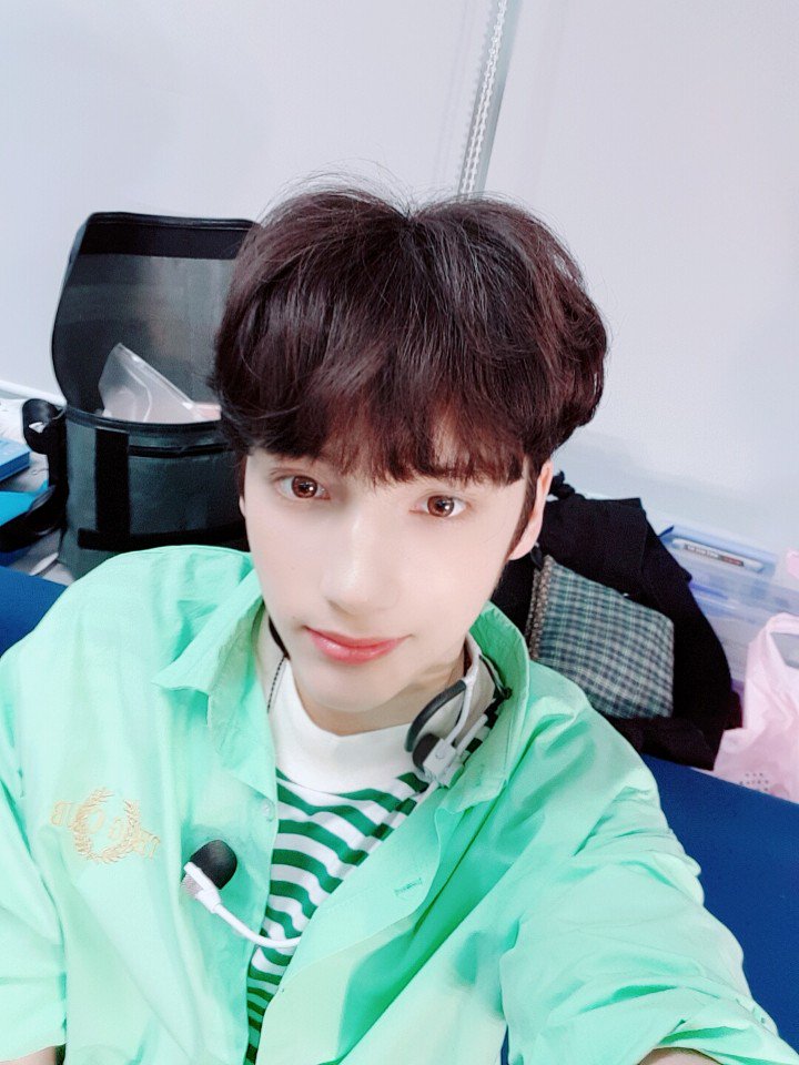 TXT_members tweet picture