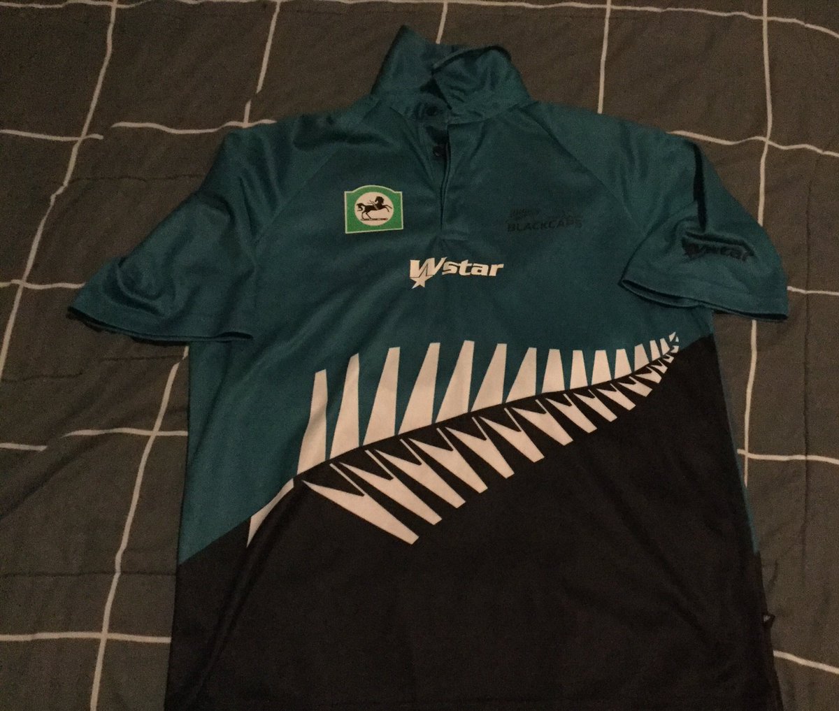 RedbackJim's tweet photo. @BLACKCAPS @PhotosportNZ @NZCricketMuseum #PickTheKit hopefully I will add to my #BlackCap cricket collection soon! https://t.co/NJp6N2Nxgw