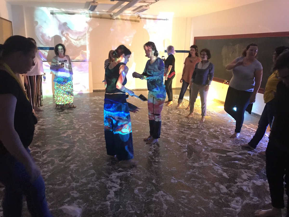 mielmija's tweet photo. Fantástica jornada de Acción en #CIECH2019 con @juanfisicahr @ftsaez @Angel_P_Pueyo @rosaliarte @garbinelarralde @pedromujica @FestivalAnimayo @GarciaGiciar @AdanySara @claseXeltejado @EscuelaPBL  @javierbahon_  Isabel Orjales, Irene Fernández y Antonio Rodríguez. Muchas gracias https://t.co/Gb8vbnBf8n