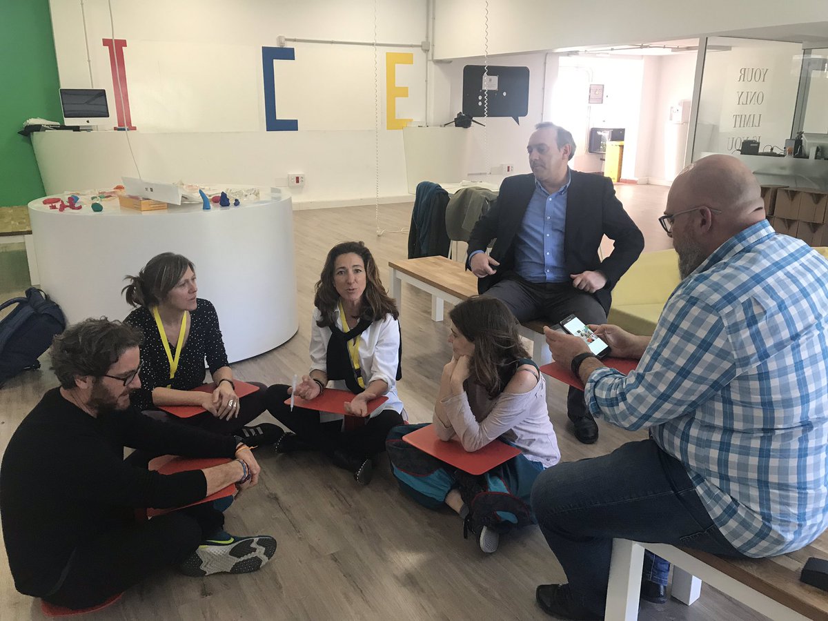 mielmija's tweet photo. Fantástica jornada de Acción en #CIECH2019 con @juanfisicahr @ftsaez @Angel_P_Pueyo @rosaliarte @garbinelarralde @pedromujica @FestivalAnimayo @GarciaGiciar @AdanySara @claseXeltejado @EscuelaPBL  @javierbahon_  Isabel Orjales, Irene Fernández y Antonio Rodríguez. Muchas gracias https://t.co/Gb8vbnBf8n
