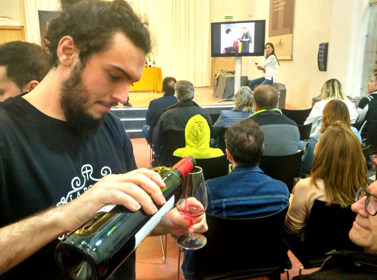 JuanAltamiras's tweet photo. #Éxito en la #cata de #vino🍷🍷🍷 @GrandesVinos_CA en el El Fuerte #LaAlmunia dentro del II Certamen #AltamirasSinComplejos. https://t.co/a2GMViKkti
