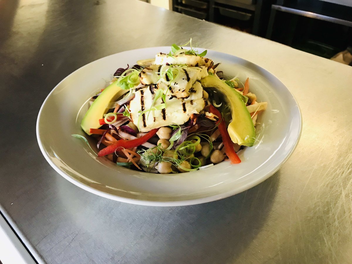 All our roasts are available today but if you fancy something lighter the Rainbow Salad with Halloumi could be just right up your street 🌈