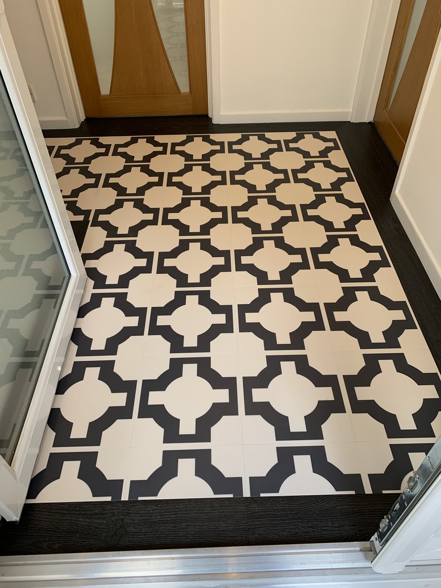 eclipseflooring's tweet photo. @hmflooring Neisha crossland Tile with Lamp Wood plank border. My 1st one 💙 love it. Great when customers are unique #loveLVT #nextstep #teameclipse #walkonart https://t.co/ldA7uCkE8a
