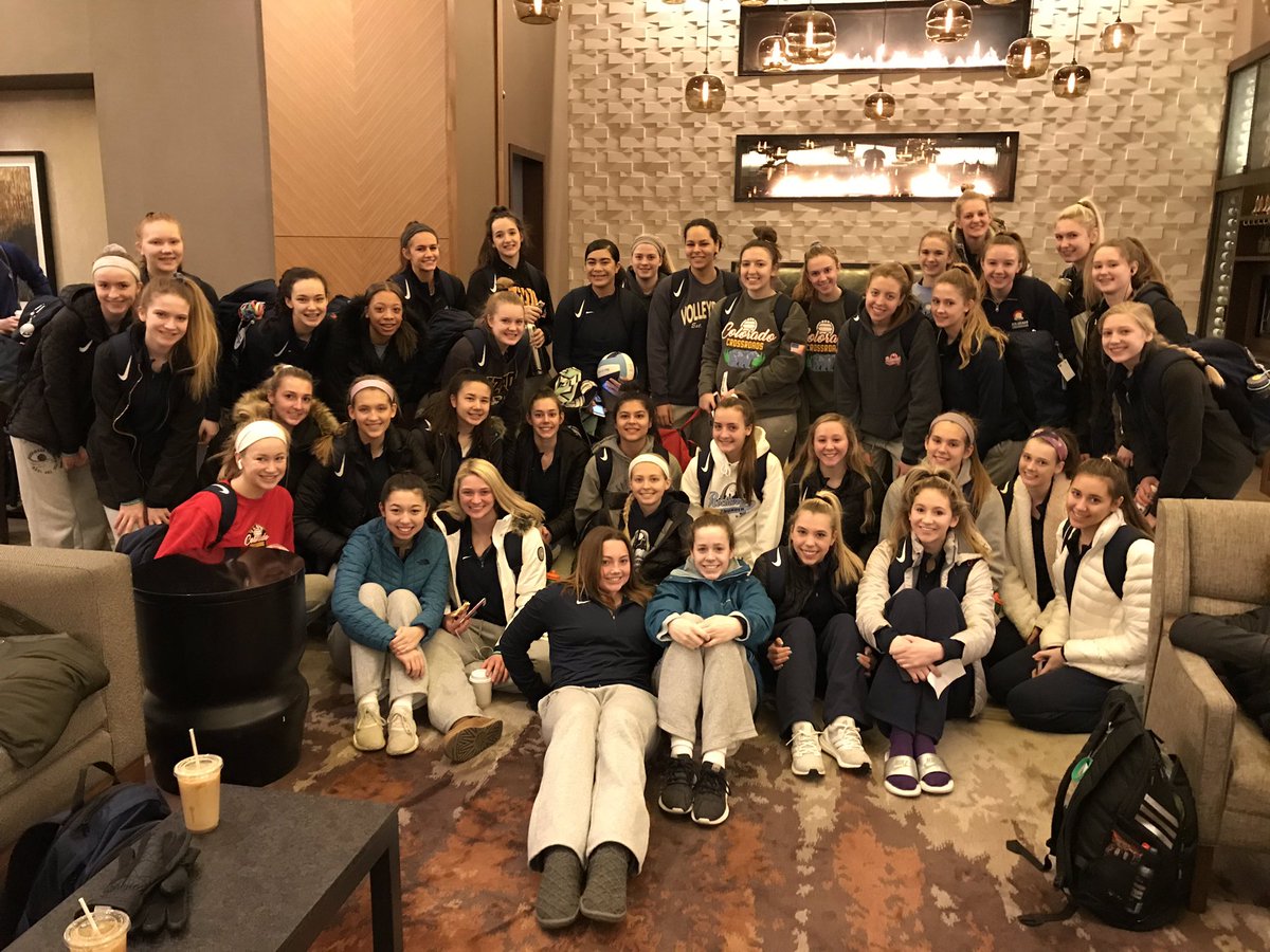 edmlmd's tweet photo. RT @rockwoodthunder: 11 teams are still in the running for bids on day 3 of MEQ! 16 Elite, Navy, and White are all in bid contention in Denver! #rtvbc #getthosebids #crossroads #stl @crossroadsvb @NikeMEQ https://t.co/xxqSqmmZOu