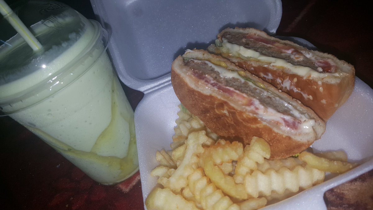 Whitepi56602559's tweet photo. #foodislife
#Foodies https://t.co/j29SbzZUUI