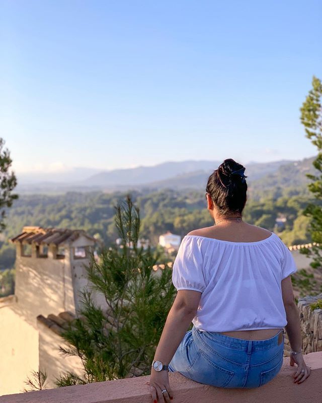 GoWithGeets's tweet image. "In nature, light creates the colour. In the picture, colour creates the light."
Take in what's around you and show us what you can create! 🌺
#viewpoint #scenery #mallorca #spain #takeitallin #nature ift.tt/2ULEBvT