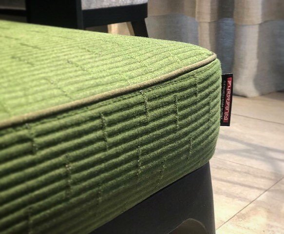 interdesign_uk's tweet photo. Happy #SanPatricksDay ⠀⠀⠀⠀⠀⠀⠀⠀⠀
Detail of the Eaton #bench in an bright and beautiful #green
#FLEXFORM #flexformMOOD https://t.co/VHcKfLTnv6 https://t.co/fiPFGWN3bA