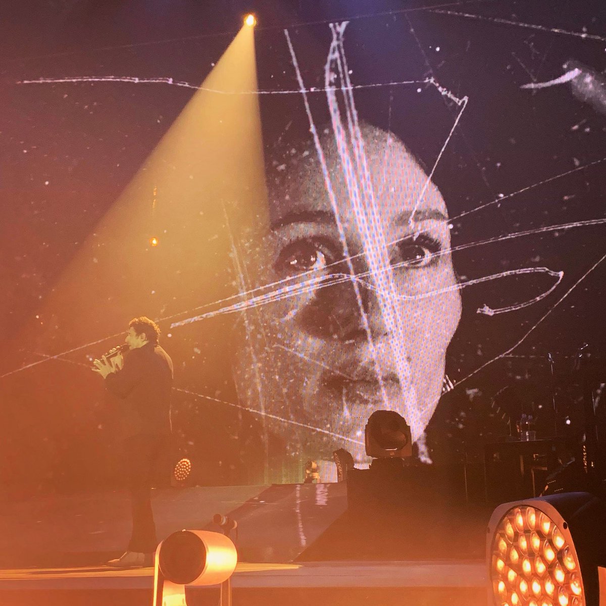 Merci @PatrickBruelOff pour cette belle soirée à Tours...😍
Quelle fiesta... 🎉✨ Magique!
&amp; Bonne fête 🍀 ;)