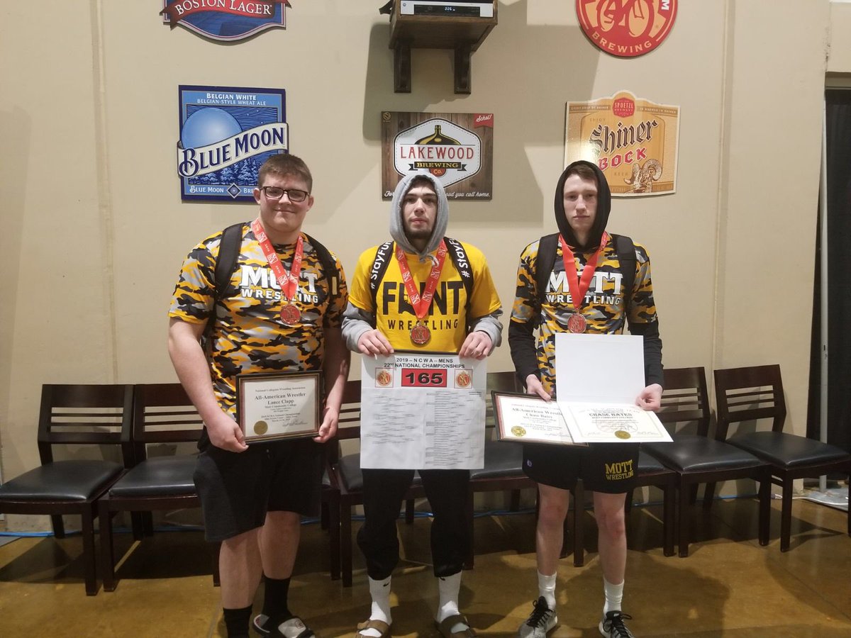 mandy_cummins's tweet image. Creek Wrestling Alumni JT Mullins is now ranked 1st and Chase Bates and Lance Clapp are ranked 6th in the Nation for NCWA Division wrestling!! Incredible accomplishments for our boys. #DragonProud @swartzcreekad @swartz_creek @MottWrestling