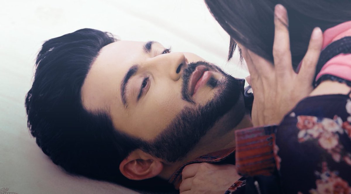TeamDheerajD's tweet photo. His love for Preeta is clearly visible in his eyes 😍😭
How are you so flawless? @DheerajDhoopar Your eyes can express so much without the need of having even a dialogue! Best actor for a reason ❤️ #KundaliBhagya https://t.co/TYpYCYQikg