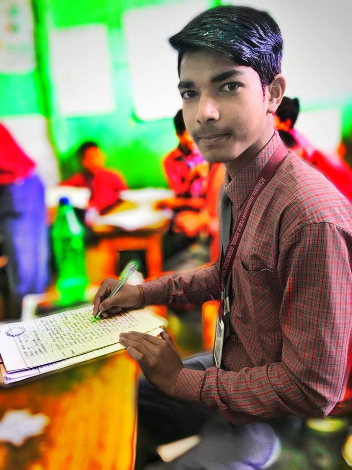Arjunkumar89699's tweet photo. Arjun kumar is sitting in the examination hall of  Acharya Sudarshan Public School , Narkatiaganj. https://t.co/ew1A72sViM