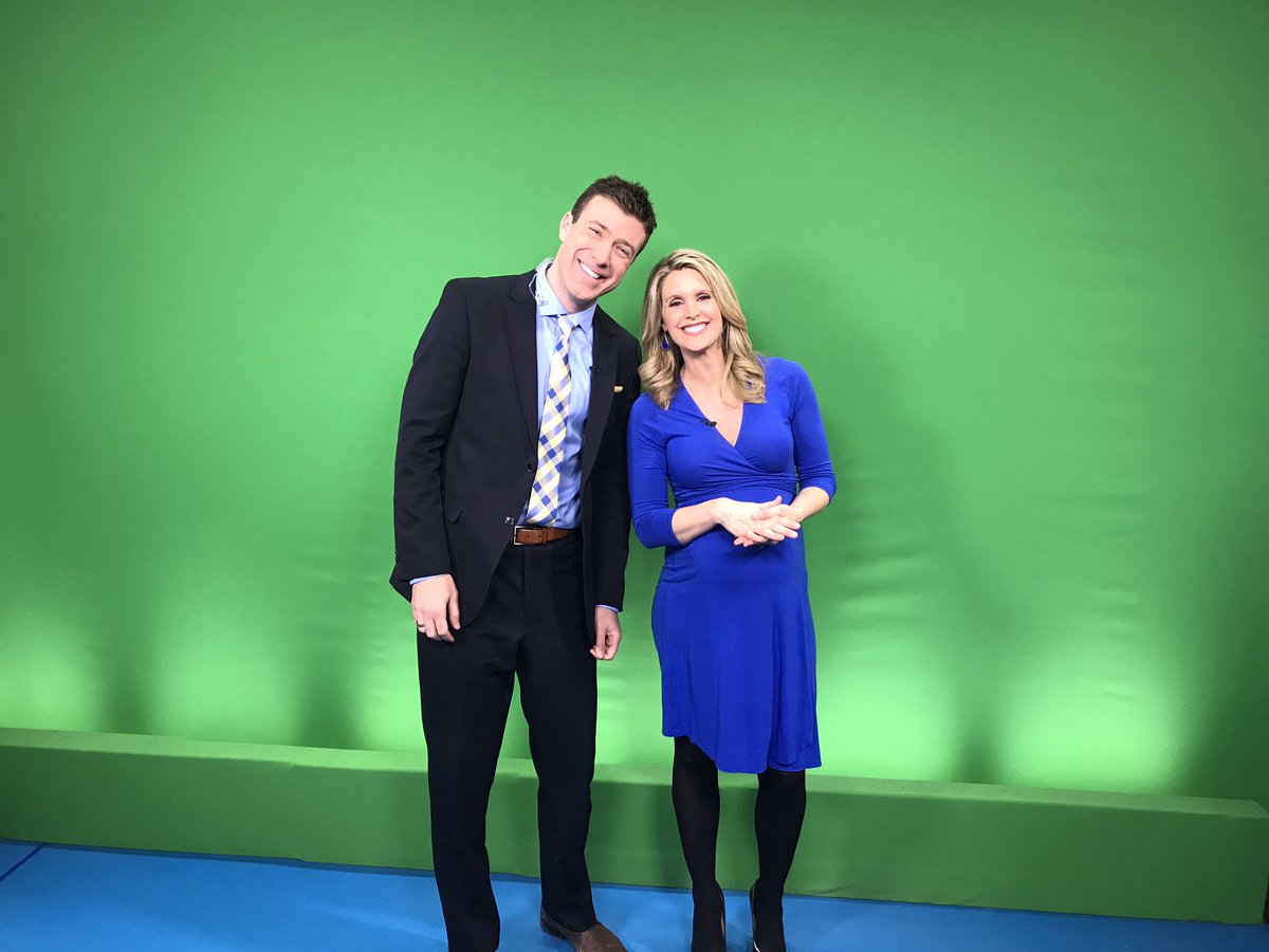 LeahBenoFox9's tweet image. Happy St Patrick’s Day! We promise we are in the spirit today...but have our reasons for not wearing green. #greenscreenproblems and #wearingwhateverfits