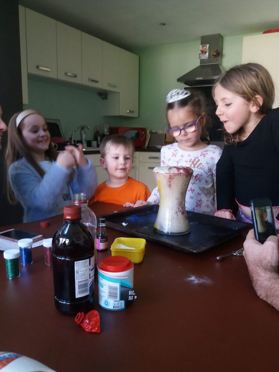 HelenDi19087765's tweet photo. Iona, Olivia, Henry and their friends enjoyed making volcanoes. We explored how changing the size of the container and amount of baking soda affected the lava speed and volume @AbpsSch #ABPSScienceSelfie https://t.co/YoYmPrMJf1