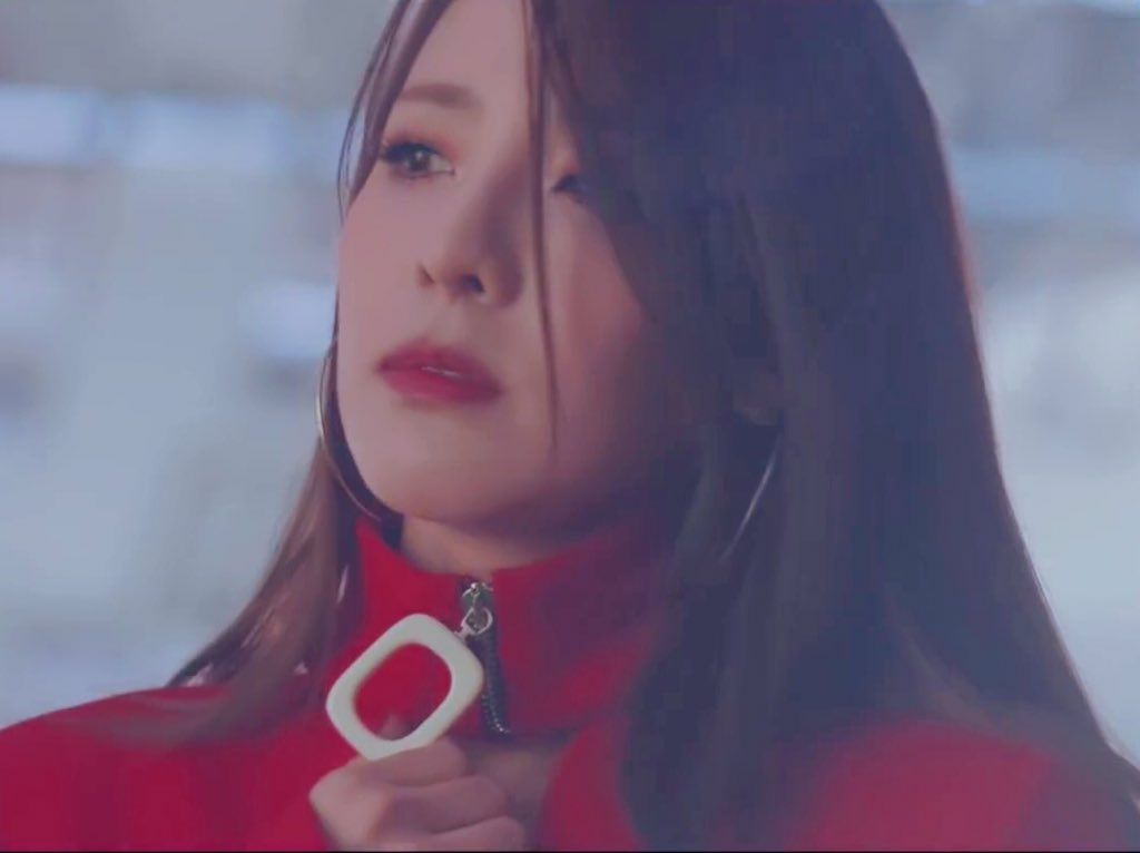 mavisstonefire's tweet photo. My beautiful queen. โค๏ธ
#dara https://t.co/B9sqeTBD7K