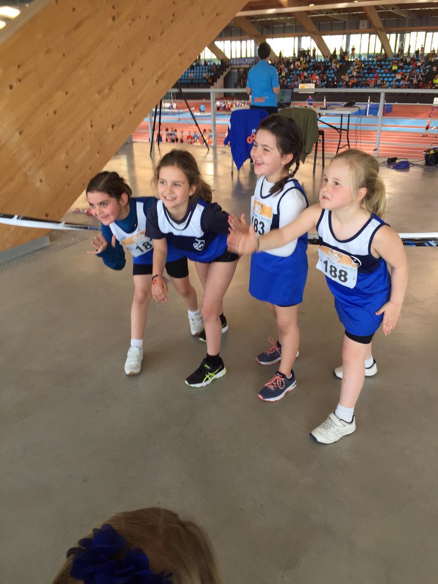 cscchamartin's tweet photo. Tercera y cuarta medallas en los Campeonatos de Madrid de Pista Cubierta. Enhorabuena a nuestros atletas del @cscchamartin y a la @AtletismoMadrid por la organización. https://t.co/f3xFnVqeKl