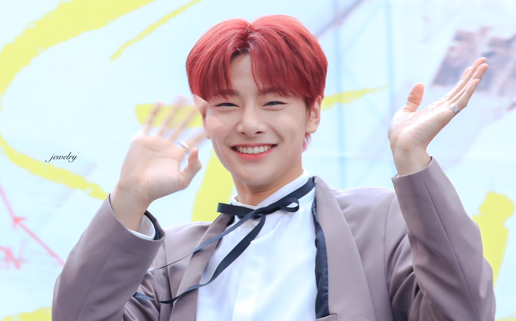 Jewelry_0208's tweet photo. 190317 HI-STAY in 대전 HQ
#StrayKids #스트레이키즈 #정인 #아이엔 https://t.co/6VgANh6DJs