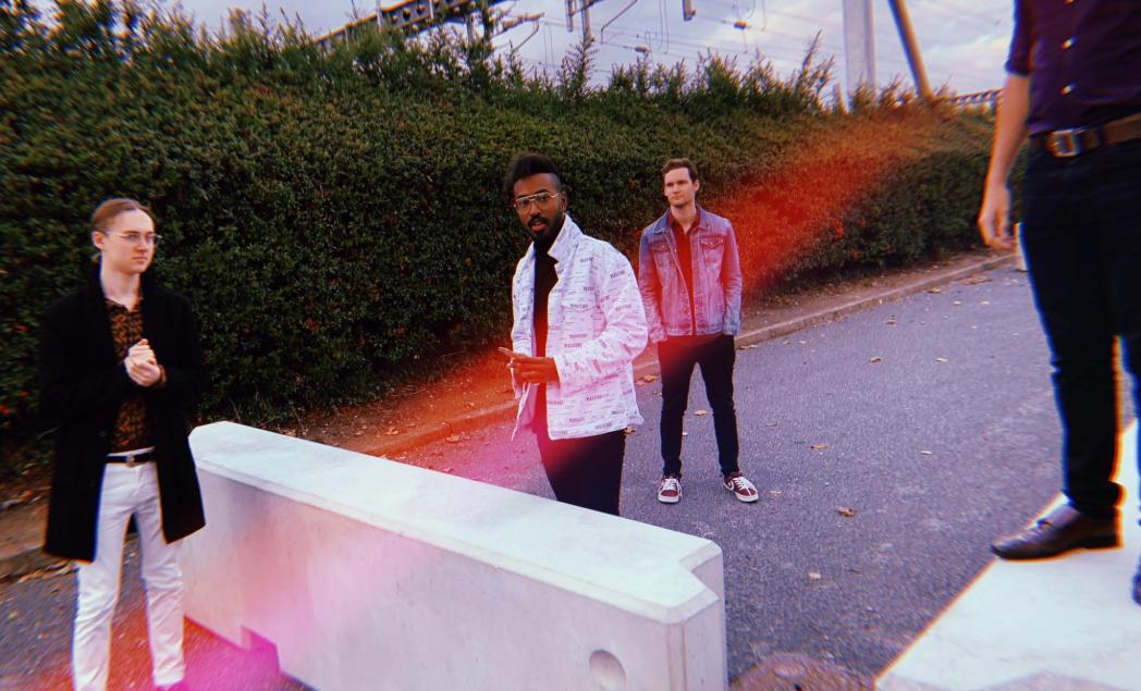 🎶🙌We're honored to welcome to the WAVR family, the brilliant British Alt/Indie band, Handstand Parade @tweetsparade 🇬🇧
#ArtistSpotlight  
avradio.org/artist-spotlig…