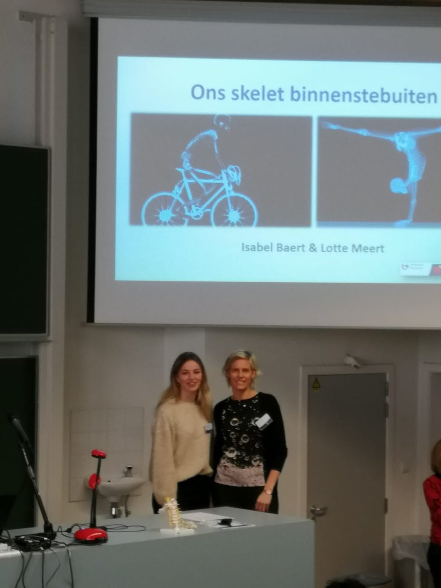 IsabelBaert's tweet photo. Full house - happy faces 🤗 - met Lotte Meert #kinderuniversiteit @UAntwerpen @MOVANTresearch https://t.co/6QI97eb3vc