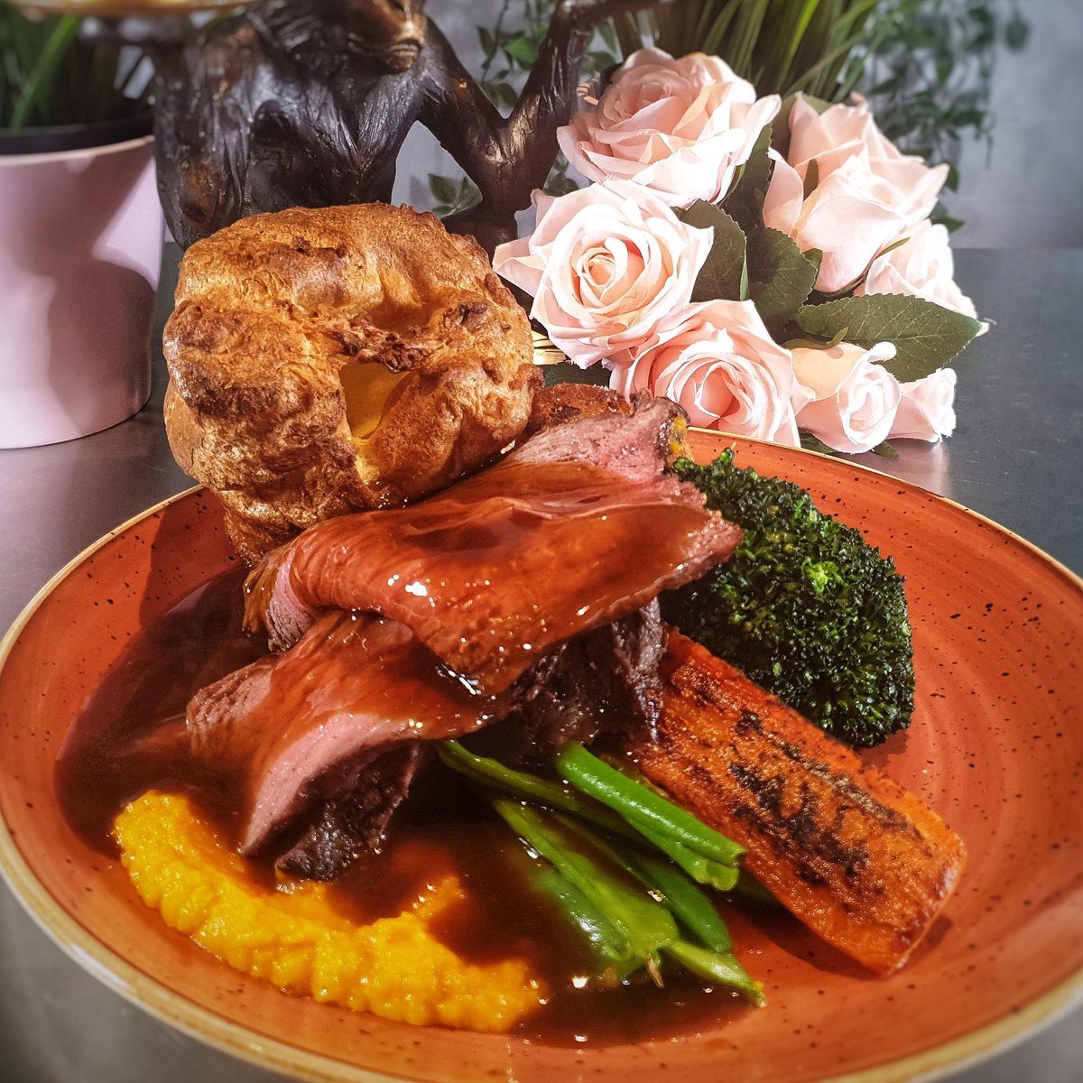 tipsymonkeyuk's tweet image. SUNDAY ROAST has officially launched! Get down for some of the best Yorkshire puddings in town! 

And its fizz sunday!! All glasses of fizz just £3!!!!

@pollenrestaurantliv 

Pop in or book your table now

tipsymonkey.co.uk/contact-us