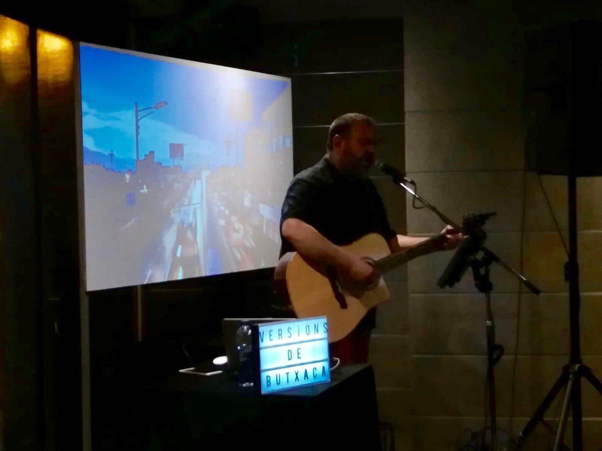 galaxiamanager's tweet photo. Ahir "Versions de Butxaca" a Visceral Espai Gastronòmic amb Domi García. Un concert de Versions íntim, divertit i diferent, amb acompanyament de projeccions.
Gràcies a tothom per ser-hi.
@domingogarcia
@galaxiamanager
#calfont
#igualada https://t.co/Cx72Dv28gs