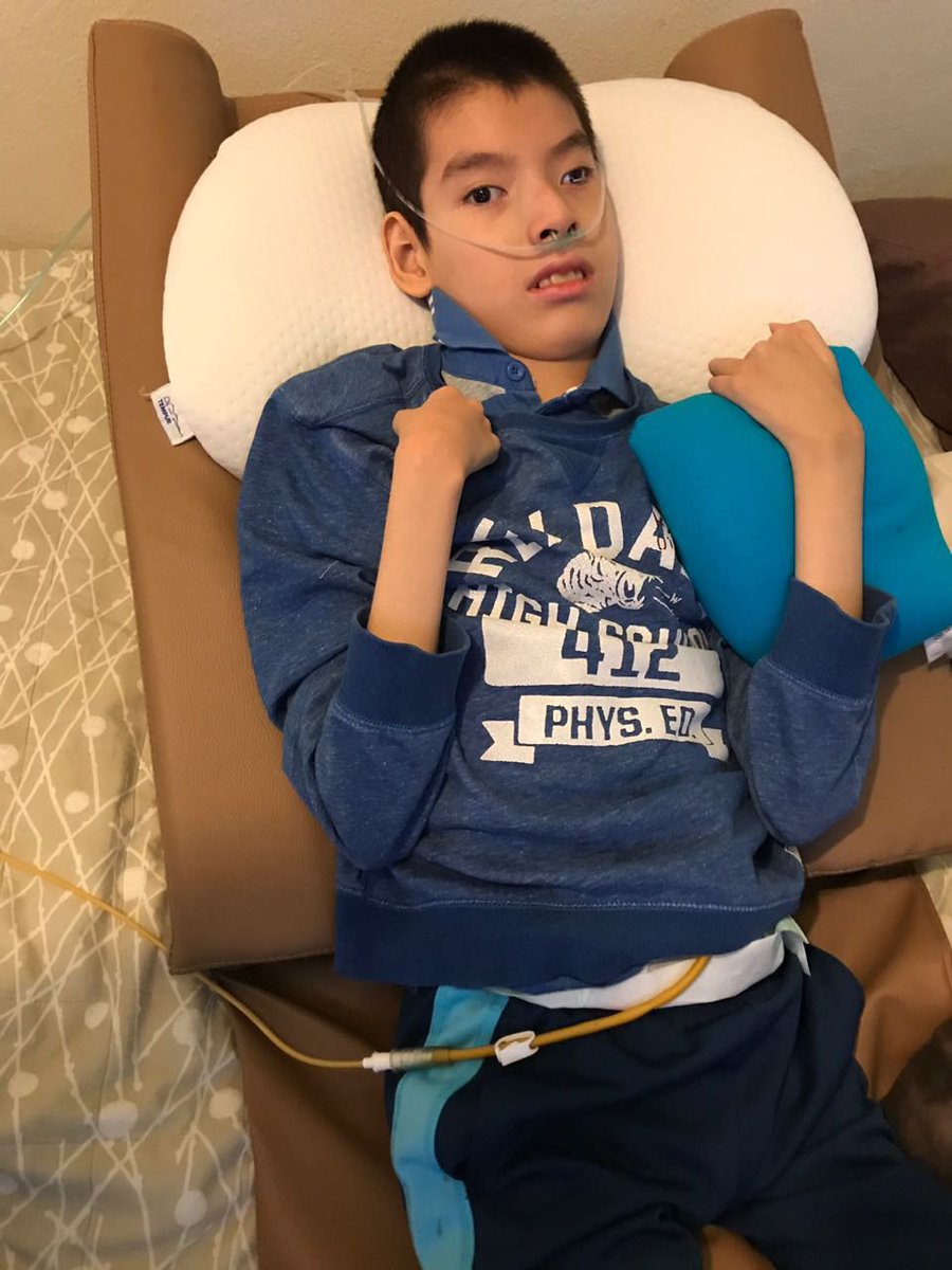 rafamarqzz's tweet photo. #ConocesaAlguienConDiscapacidad 
Mejorar su calidad de vida, retos vivir lo mejor posible, mi hijo Mario Irving con síndrome de Lennox gastaut severo, ya es neumopata crónico Requerimos de Depakene c/5 días , pañales adulto y terapia física  , flixotide y conbivent 🙏 https://t.co/q5Z6PjbdtN