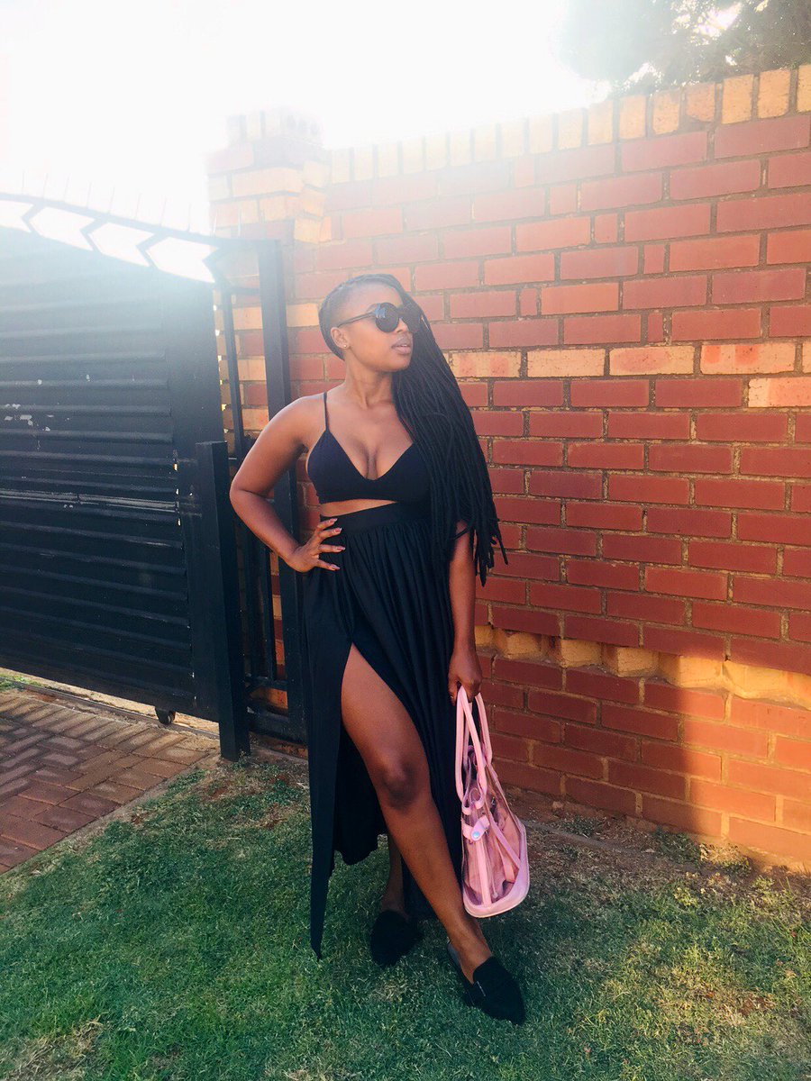 KutlwanoM_'s tweet photo. Black is my fav colour🖤
My mom made this skirt 2 years ago if not more and I forgot about it. Imagine!!
#MomTheDesigner https://t.co/XL9TYTPTrF