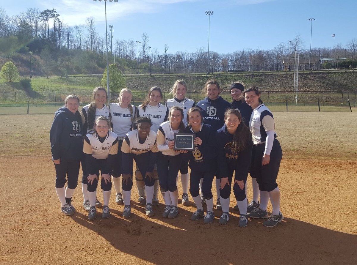 SILVER BRACKET CHAMPIONS!! Now let’s keep it going at gulf shores 🥎❤️ #runsforrachel #champs
