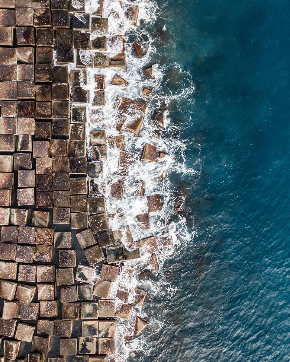 0xiolo's tweet photo. Aerial views of Barcelona’s colorful coast by Márton Mogyorósy @mogyimarci https://t.co/cPPP0W6oGL