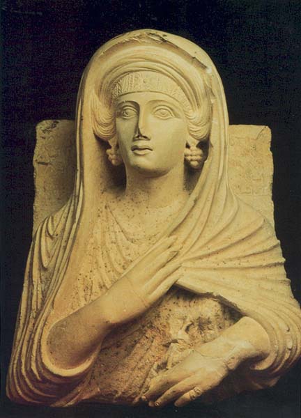 SokolowskiLuk's tweet photo. Among the most original #Palmyrene jewels were the 'bunch-of-grapes' earrings. Funny thing, I've found the similar ones in the database of @metmuseum. They originate from #ParthianEmpire, possibly #Mesopotamia. #culturalinteraction
https://t.co/nSV8WtVmeF https://t.co/F3rQUnu0c0