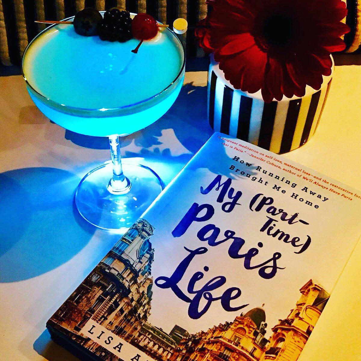 zebrachampagne's tweet photo. #ZebraChampagne #cocktail #Parismarais_official #blumarais #Paris #lisaanselmo
#champagnecocktail #Cocktails #cocktailoftheday #cocktailgram #cocktailporn #parkstreetimporting #NYC #Miaminights #springbreak #cocktailtime #cocktailrecipes https://t.co/NdjrEIgRm0 @lisaanselmo https://t.co/XjBPrw6tpj