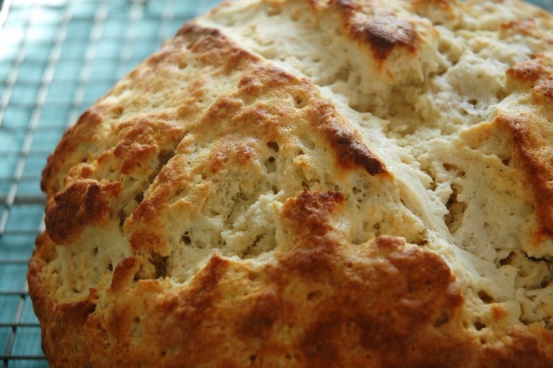 NikkiDinki's tweet photo. It’s St. Paddy’s AND Sunday! 🍀 So put on your GREEN, roll up your sleeves, and make this quick + addicting #IRISHSODABREAD with Buttermilk Wash! 🇮🇪🍞🍺 https://t.co/lOgzlx80Gk #meatontheside #stpaddysday #stpatricksday #sodabread #quickbread #breadaholic #irishfood #irishrecipes https://t.co/iDb6EKIfpK