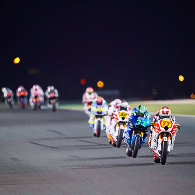 DomiAegerter77's tweet photo. #Moto2 🚂 looks like im leading but unfortunately no. I’m in the middle of the group still 17 Rider behind me ✊ 

#32 #rider #fight #for #points #war #ellbow #hard #fair #slip #stream #main #straight #qatargp #head #down #squiz #fullgas #throttlezone #motosport #motogp #77 https://t.co/KPAXHpow7O