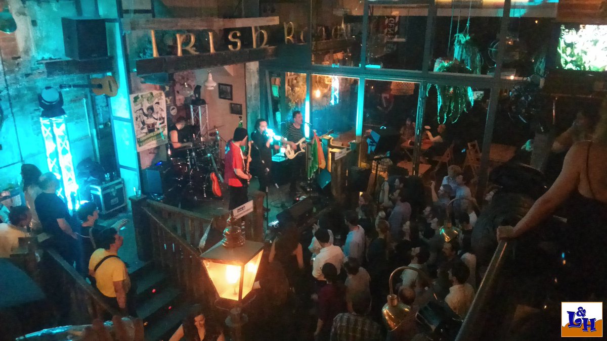 LifeNHobby's tweet image. San Patricio nos da aún mucha más oferta de música en directo, así la cerveza entra aún mejor!!! #livenmusic #liveismusic #musicaendirecto #sanpatricio #stpatricksday