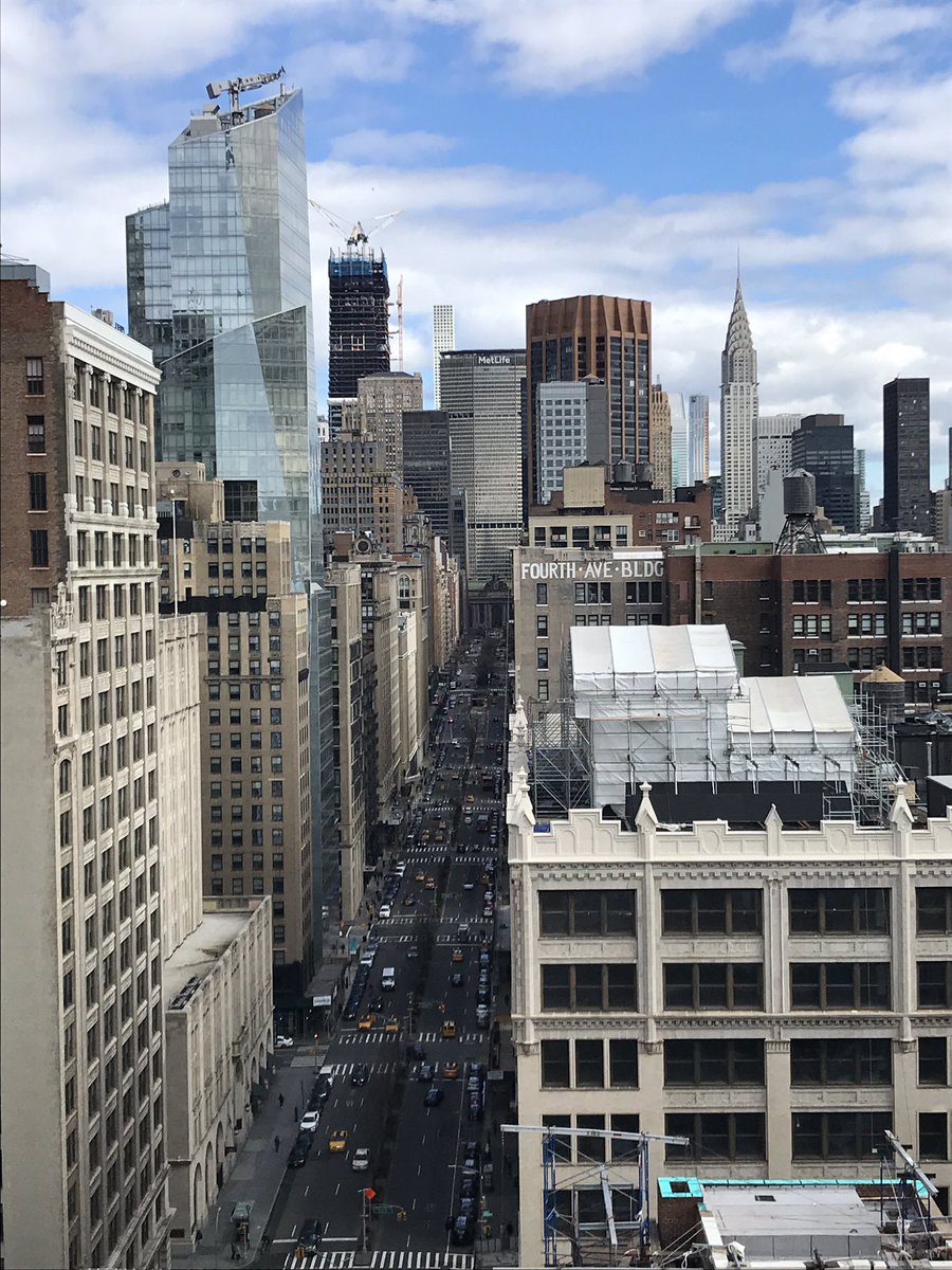 Top of the morning to you from the top of Park Avenue! #StPatricksDay🍀

Check out these views as we began prepping to install @Lumenpulse fixtures on the facade of 315 Park Ave S for @ColumbiaCXP!
#OneWorldTrade #ChryslerBuilding #MetLifeBuilding