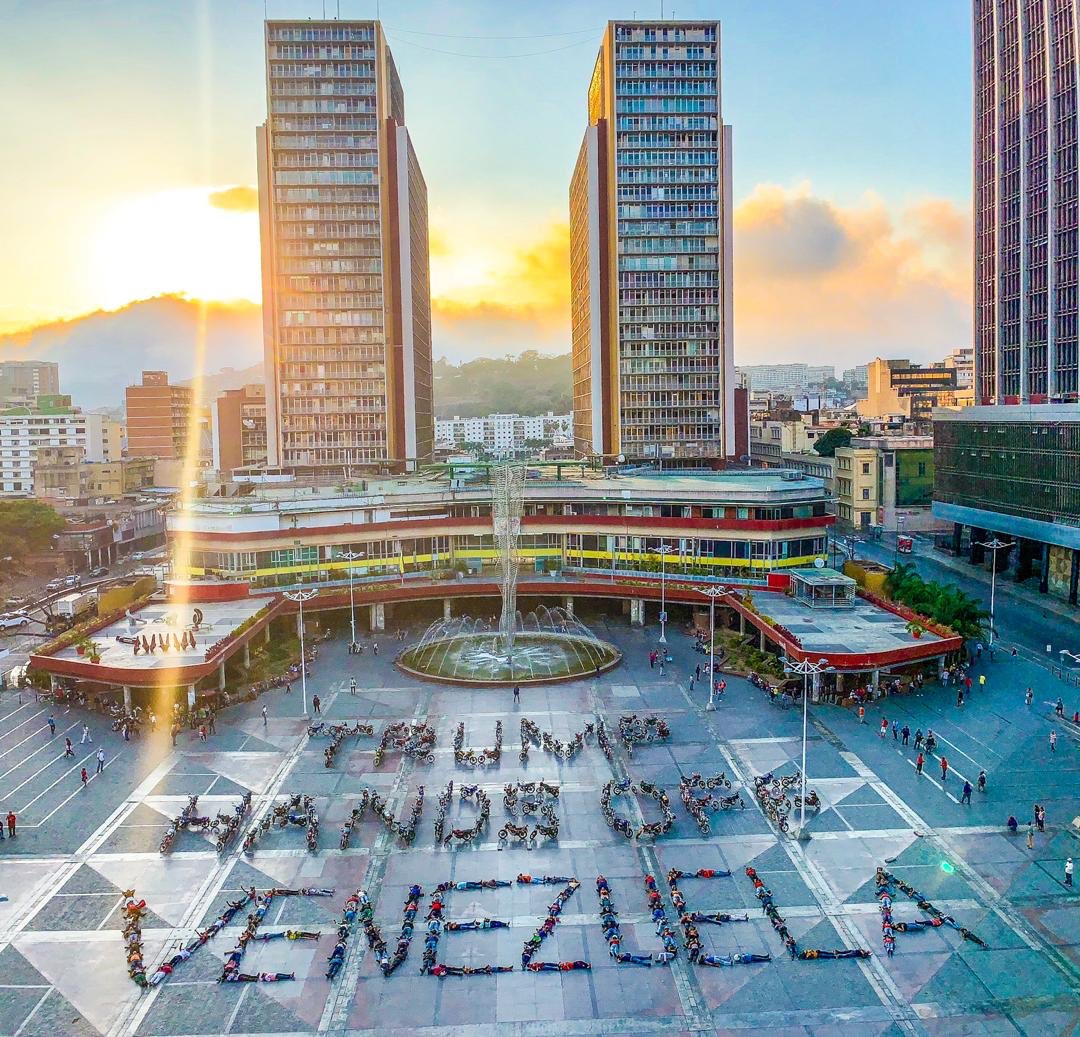 Venezuela 🇻🇪 envía mensaje de respeto a su autodeterminación y en defensa de La Paz @CancilleriaVE <a href="/jaarreaza/">Jorge Arreaza M</a> <a href="/FelinoVazco/">Alí Uzcátegui Vnzla</a> #GMVVJuntosPorLaPaz #VenezuelaQuierePaz