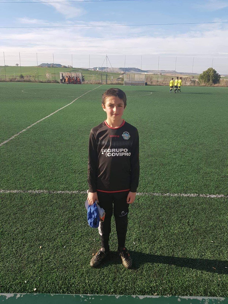 CDSanIsidro1974's tweet photo. Nuestro portero del Benjamin A ,Iker Abalos Mancebo participará en la Iscar Cup con el equipo de Zamora Team .Enhorabuena Íker 
#cdsanisidro1974
#somosamarillos
#somoscantera https://t.co/yIuvJUA81n