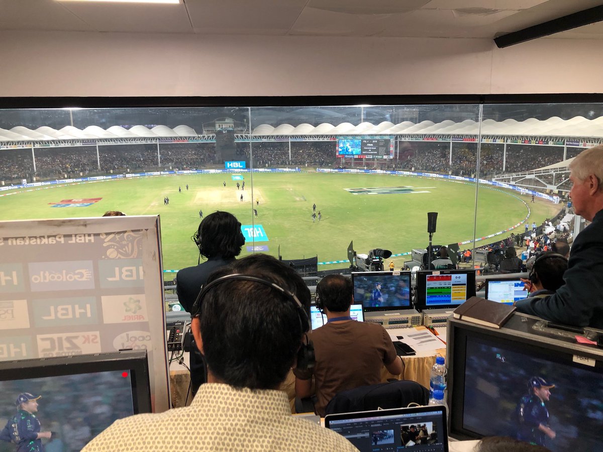 KevinJMagee's tweet image. On Air with the final of the HBL PSL live from Karachi, Pakistan. #HBLPSL @iramizraja @JontyRhodes8 @bazidkhan81 @alanwilkins22 @SteelyDan66 @erinvholland