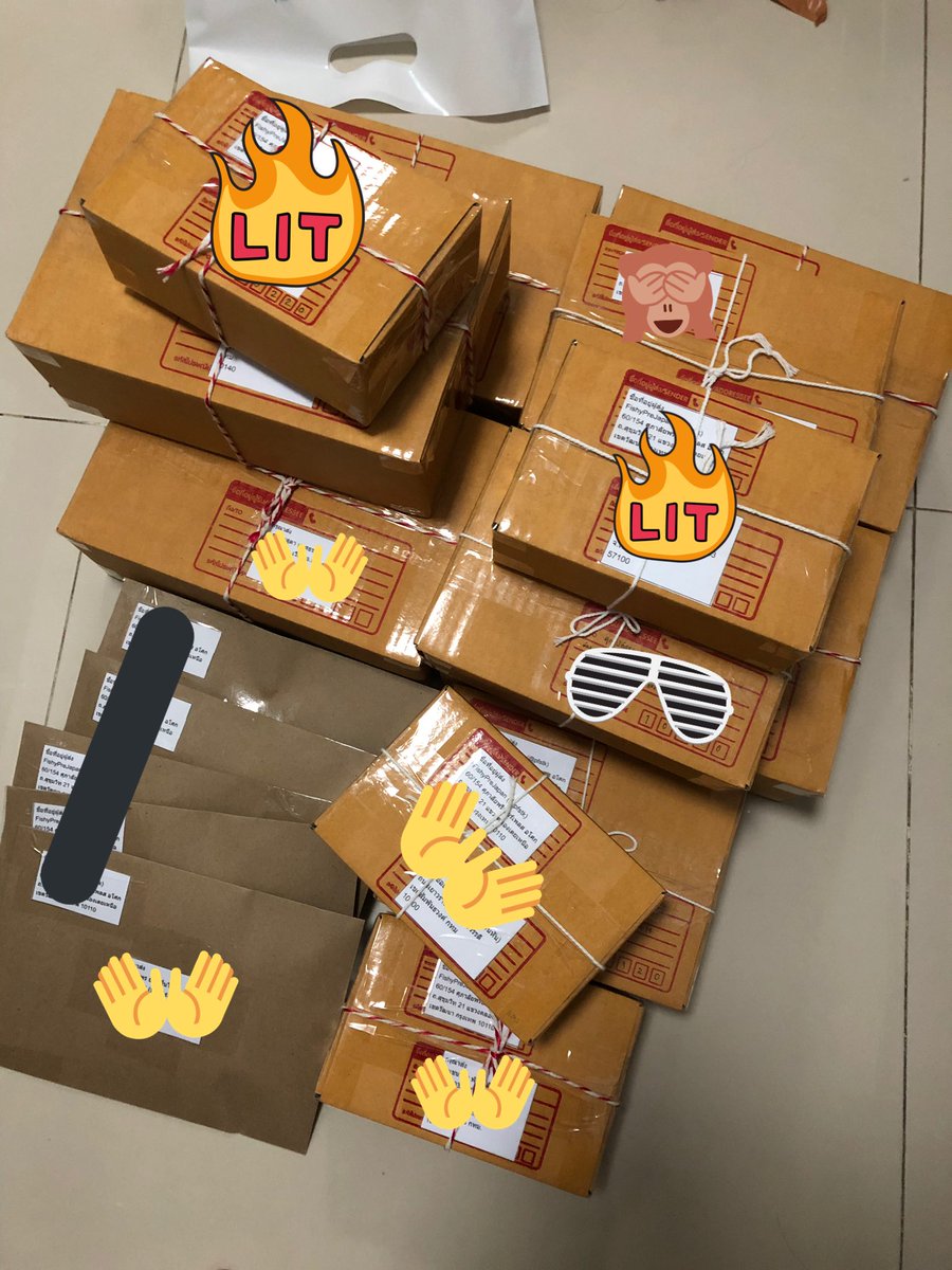 pfstk's tweet photo. แพคของเสร็จแล้ว ส่งให้พรุ่งนี้เช้านะคะ แต่เลข tracking no. ขอเวลาลงดึกๆพรุ่งนี้หรือเช้าวันอังคารนะคะ #FishyPreJapan https://t.co/d3uyNrst84