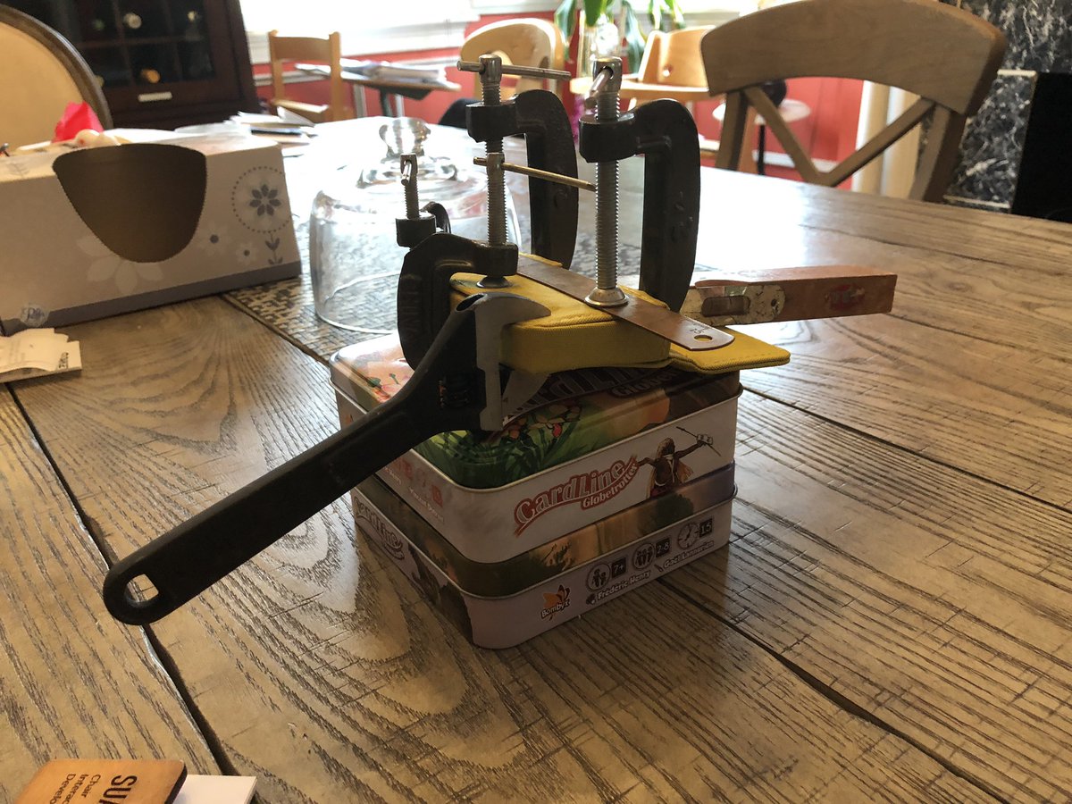masterfudesign's tweet photo. In preparation for #GDC2019, resuscitating my favorite business card holder with super glue https://t.co/uoxfNwFVo0